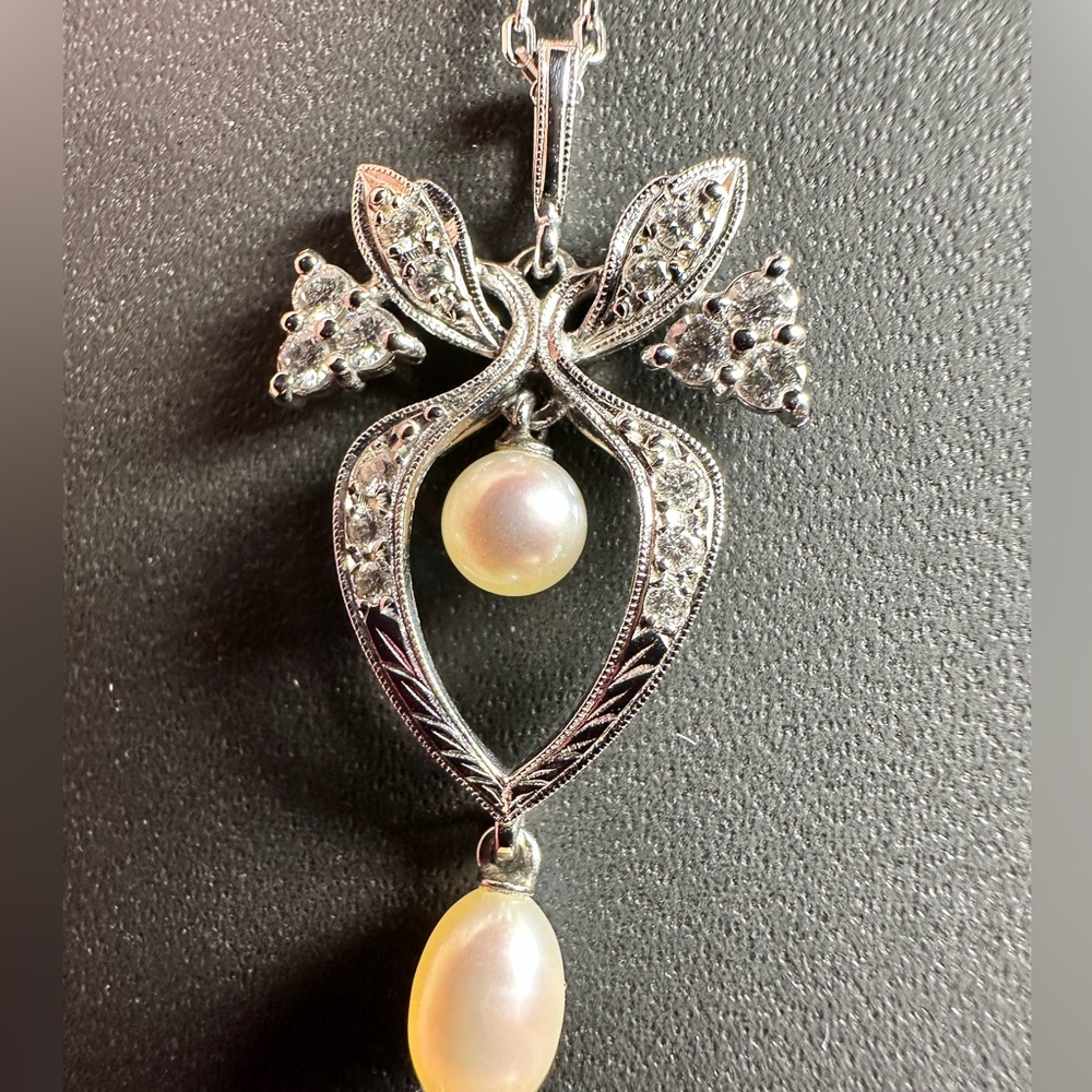 Mikimoto Akoya Pearls Diamond Necklace Pendant in Platinum in 15 1/2 inches